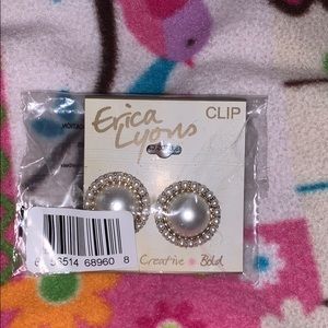 NEW Pearl clip on earrings